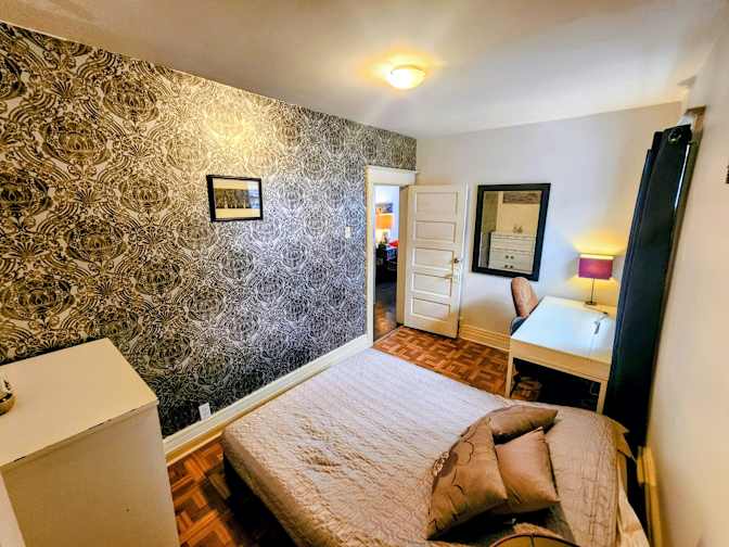 Laure's room