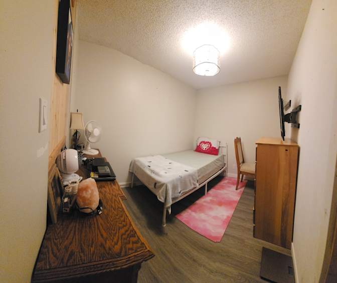 MELODY ZAFARALLA's room