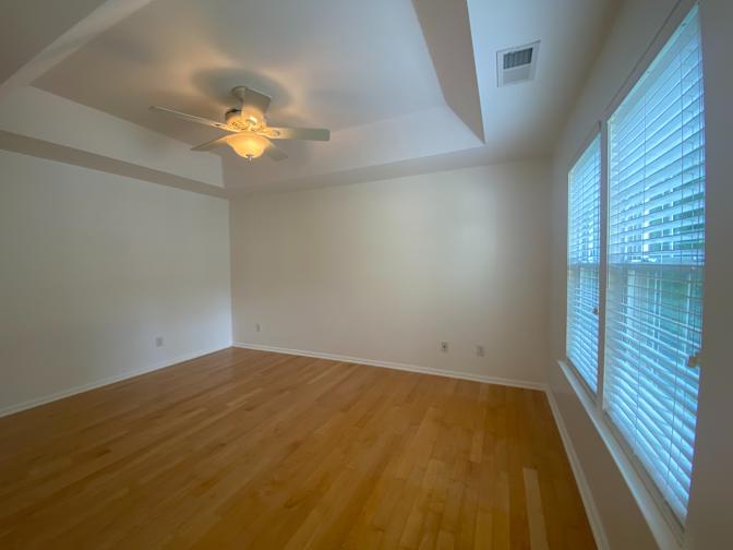 Alcove Rooms's room