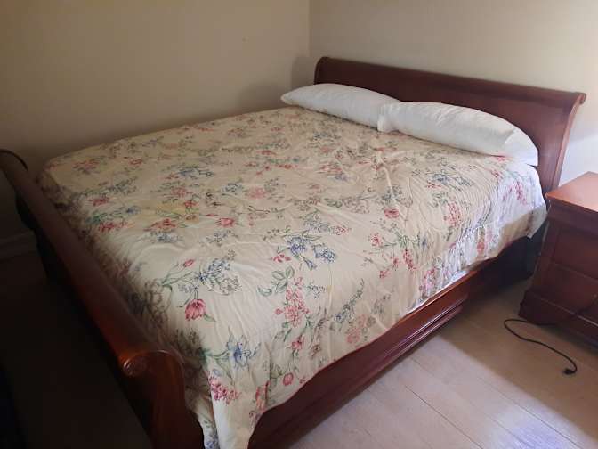 R obert's room