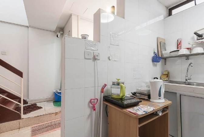Roomy's room