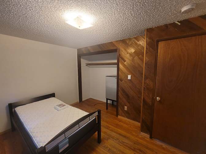 Jeremy Yarrow's room