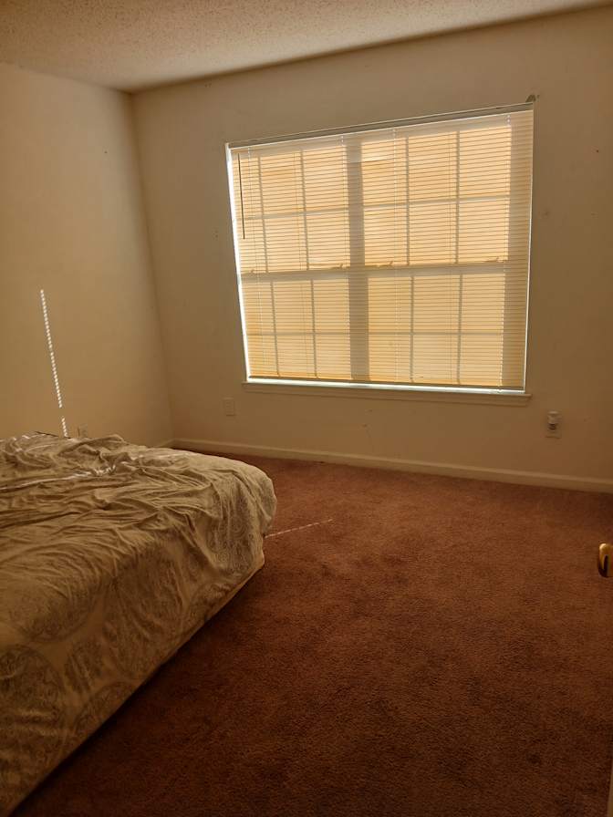Luis's room