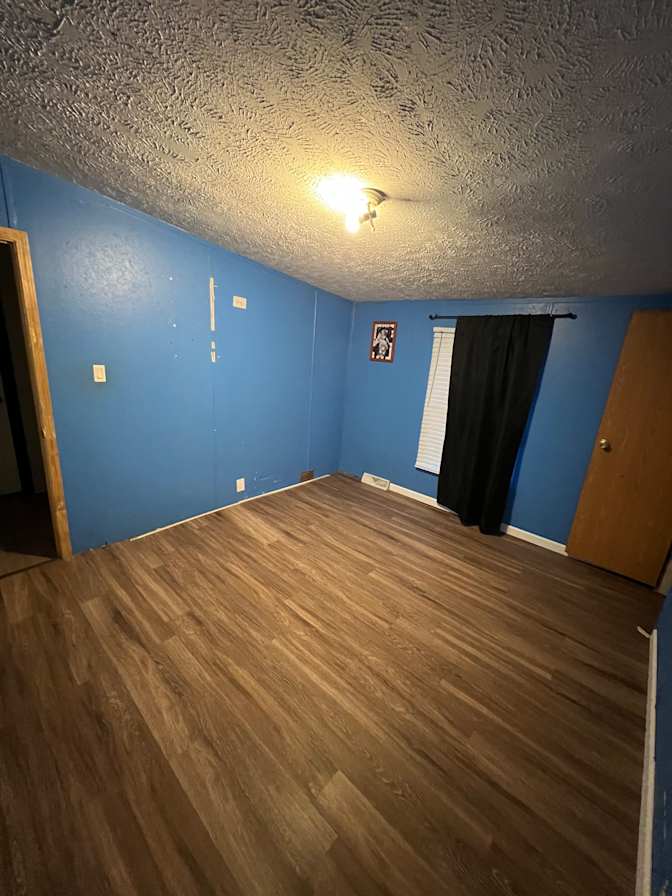 Andres's room