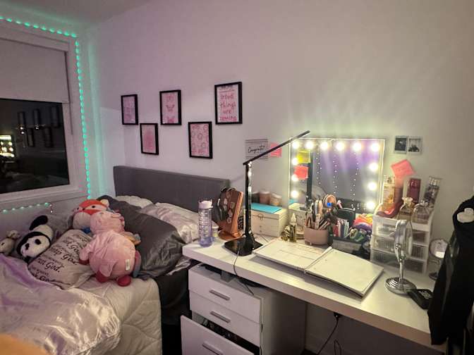 Liz's room