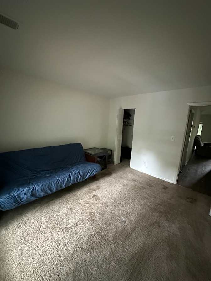 Salvador's room