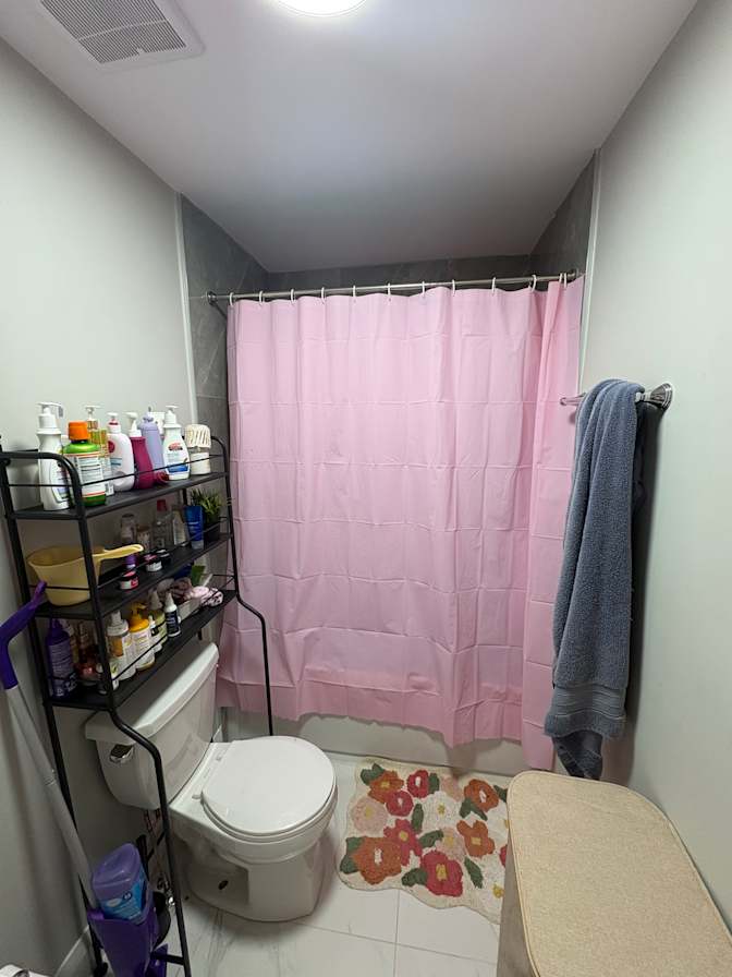 Ola's room