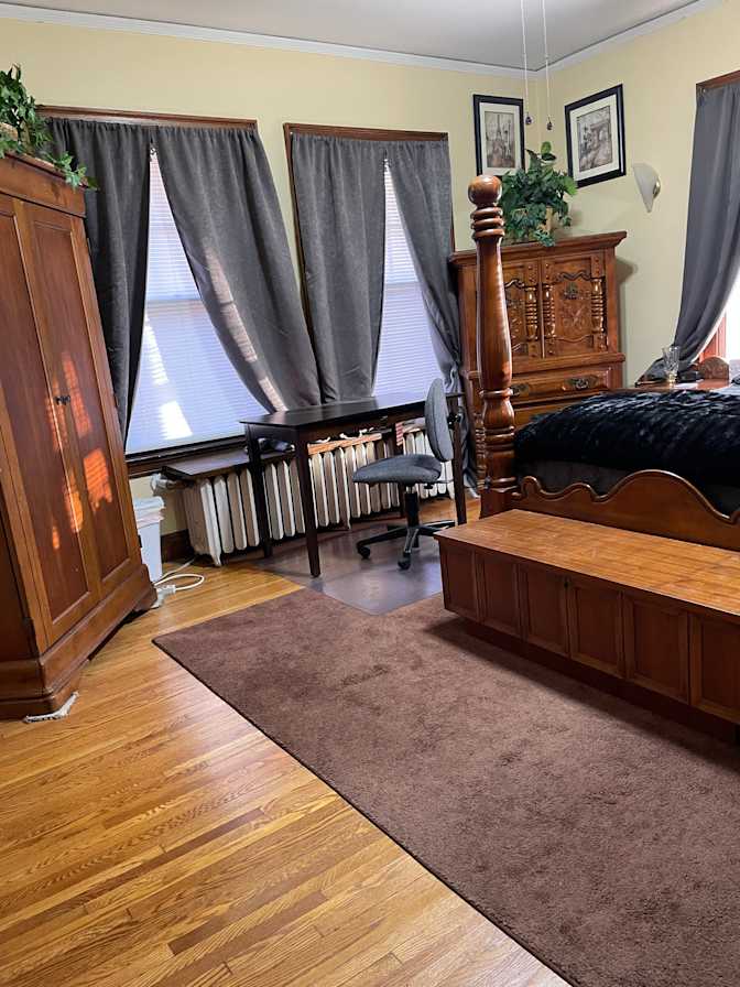 Kelly's room