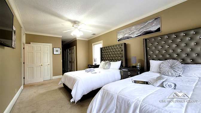 GBU Holdings Group's room