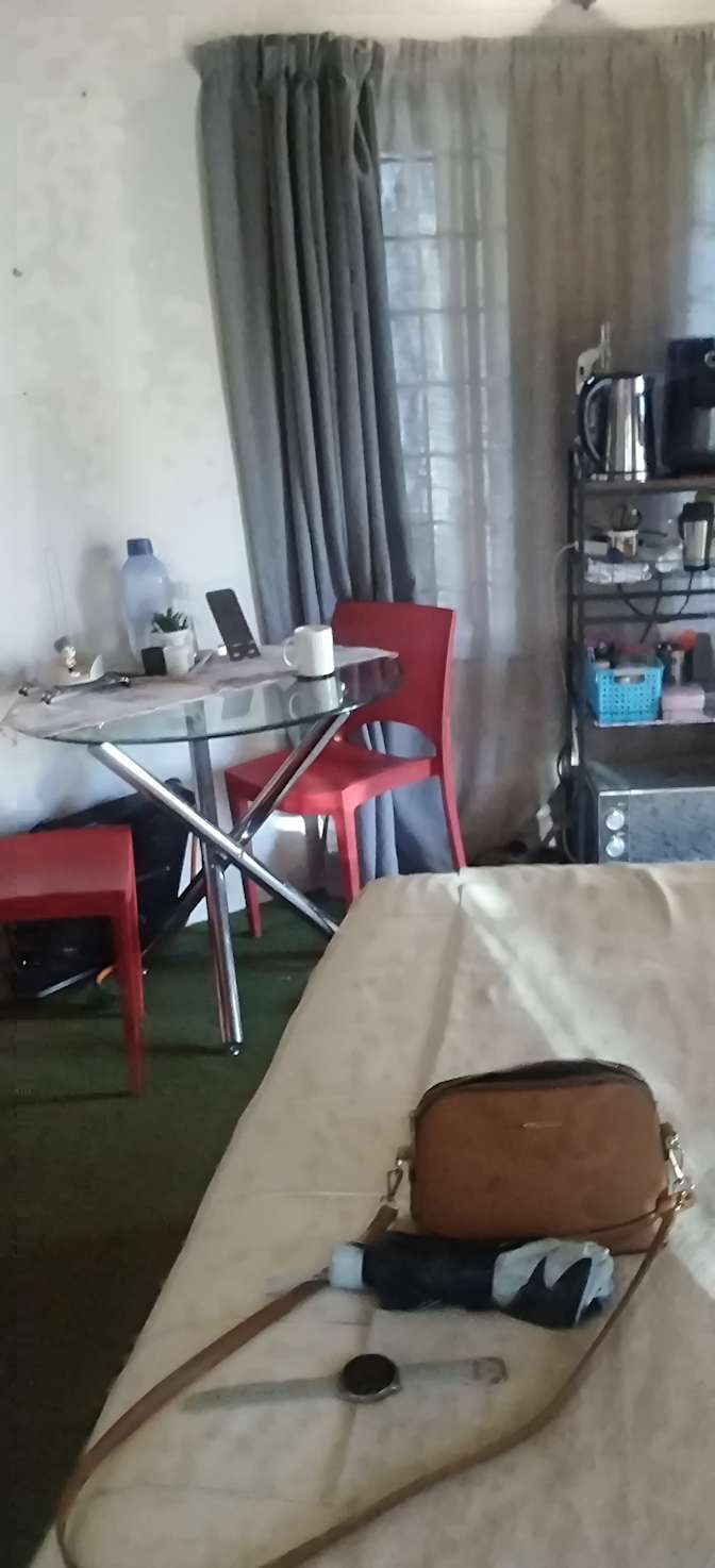 Vaal's room