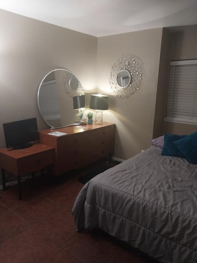 Perris ca's room