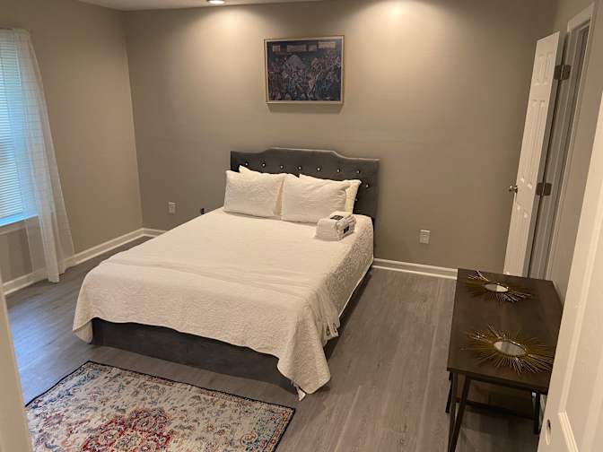 Alcove Rooms's room