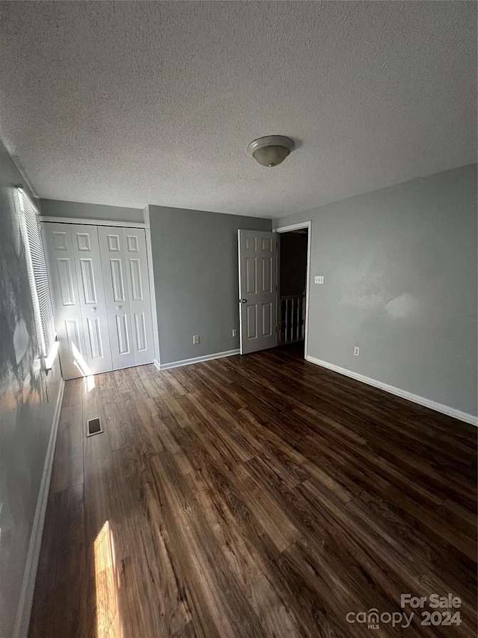 Alcove Rooms's room