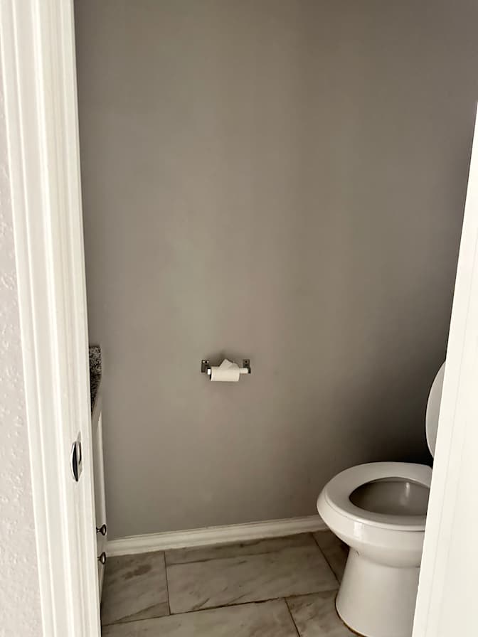 VENEISHA's room
