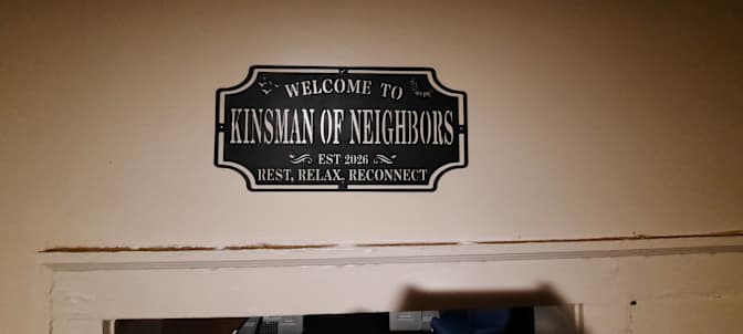 Kinsman Of Neighbors's room