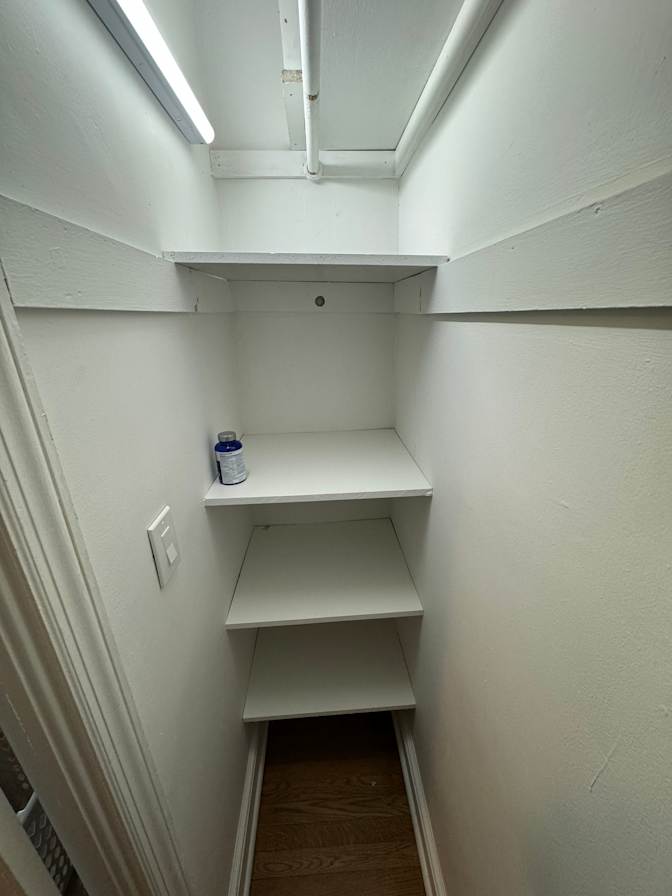 Al's room