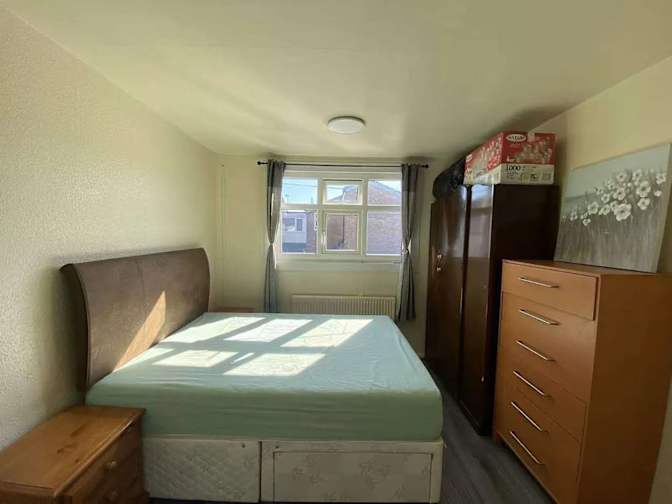 Leo's room