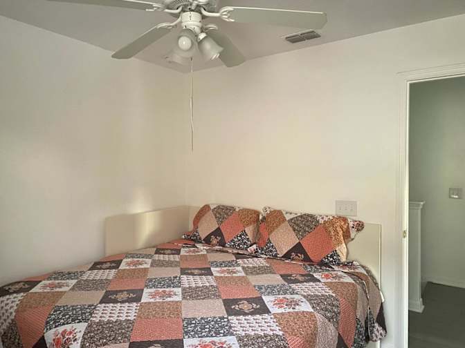 Laura Mateus's room
