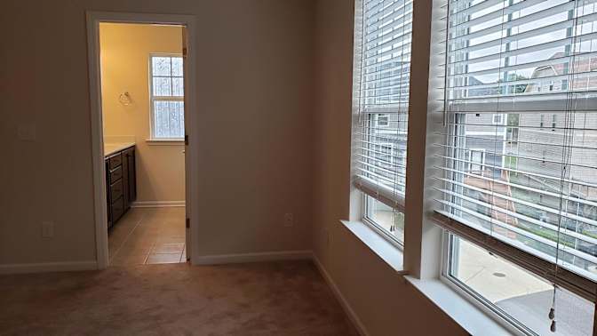 Alcove Rooms's room
