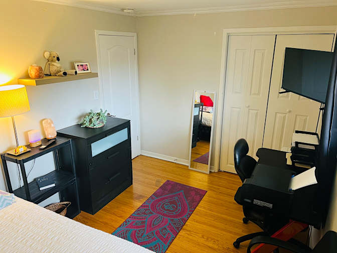 Julia Simatovic's room