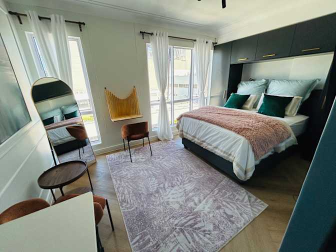 Vernon's room