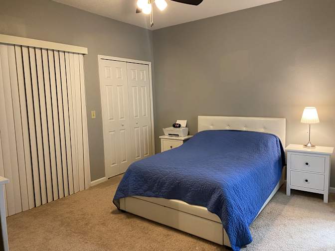 Dee's room