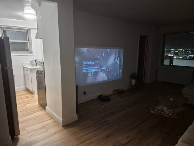Leona's room