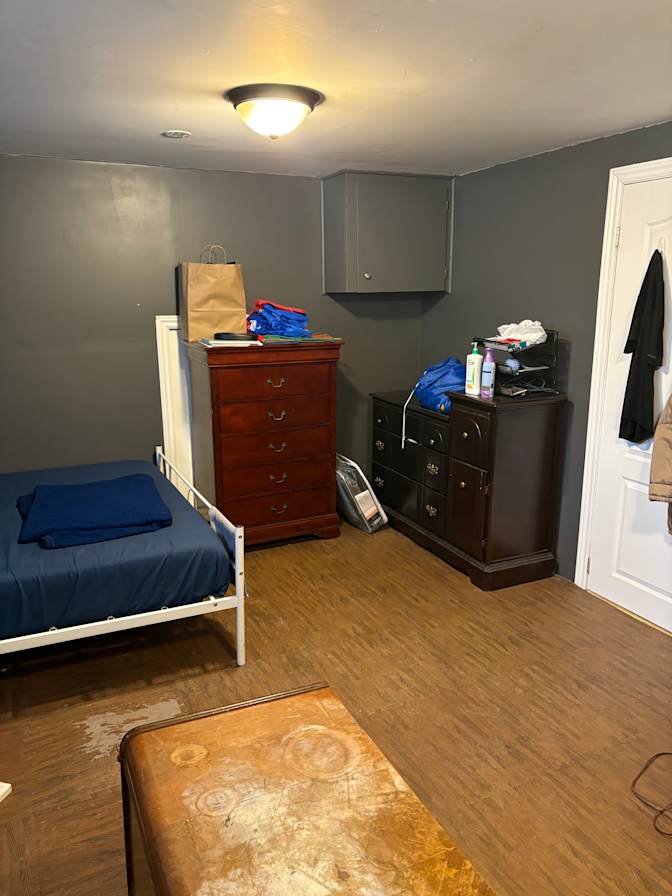 Holly Mills's room