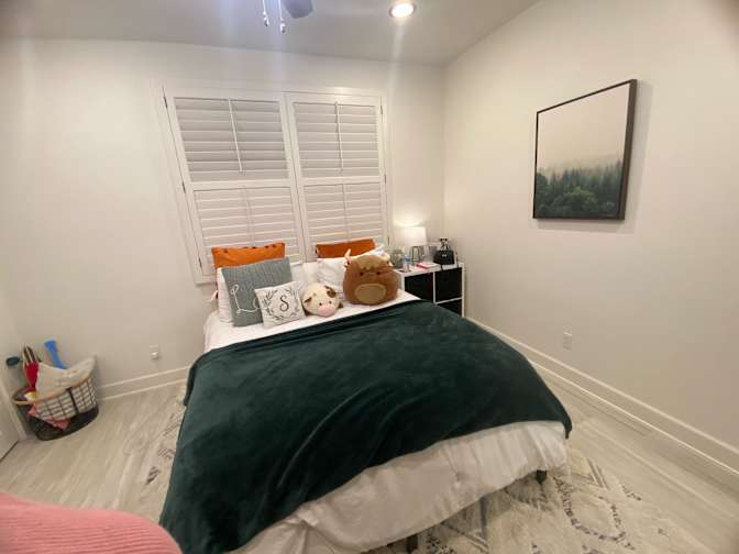 niloufar's room