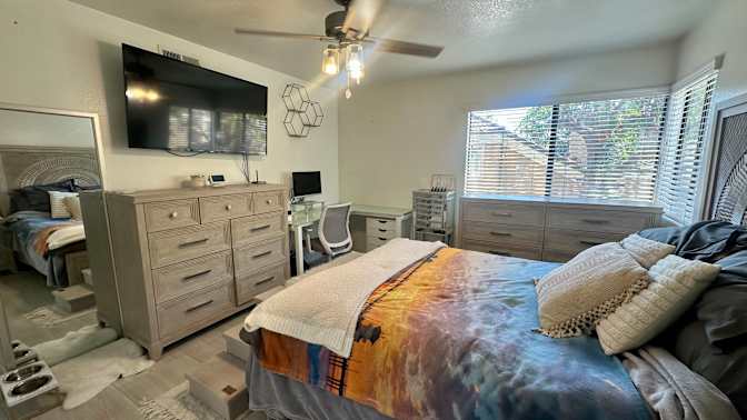 Mojo's room