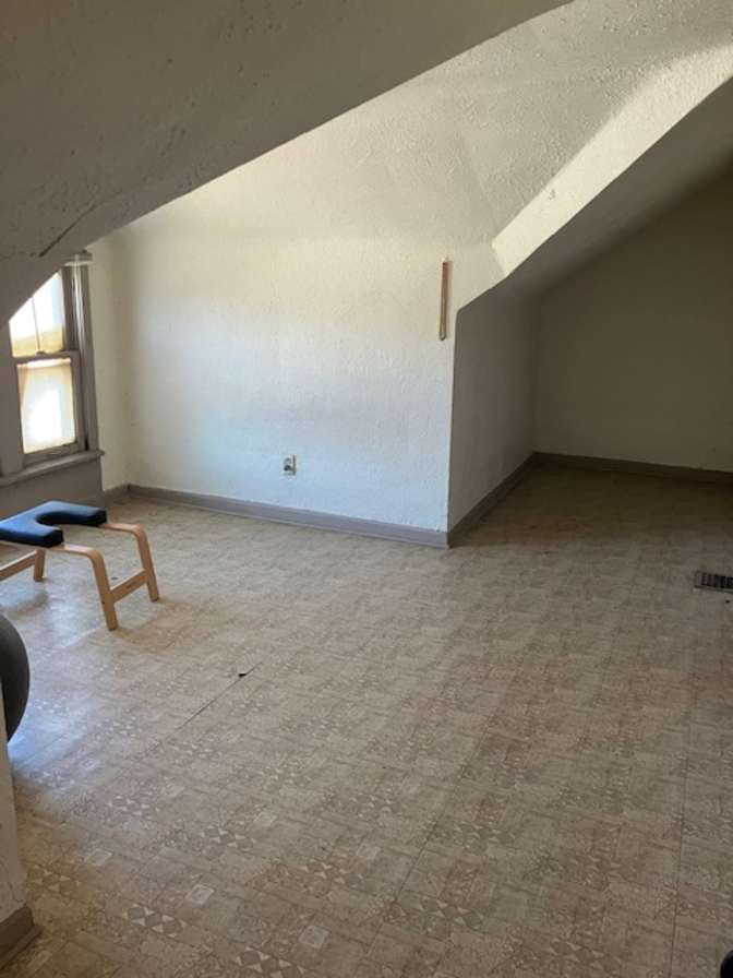Jennifer L. Lumpkin's room