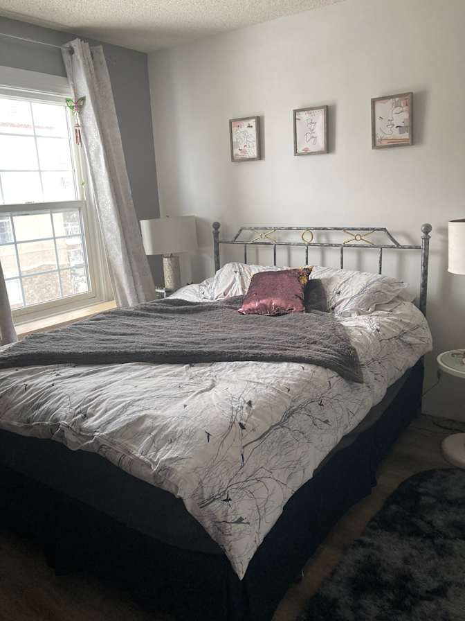 Gwen's room