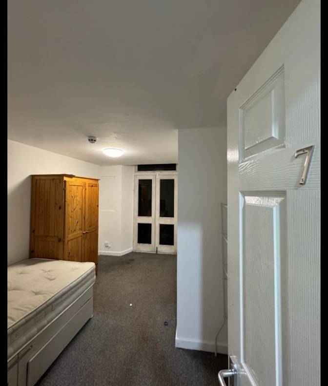 M hassan's room