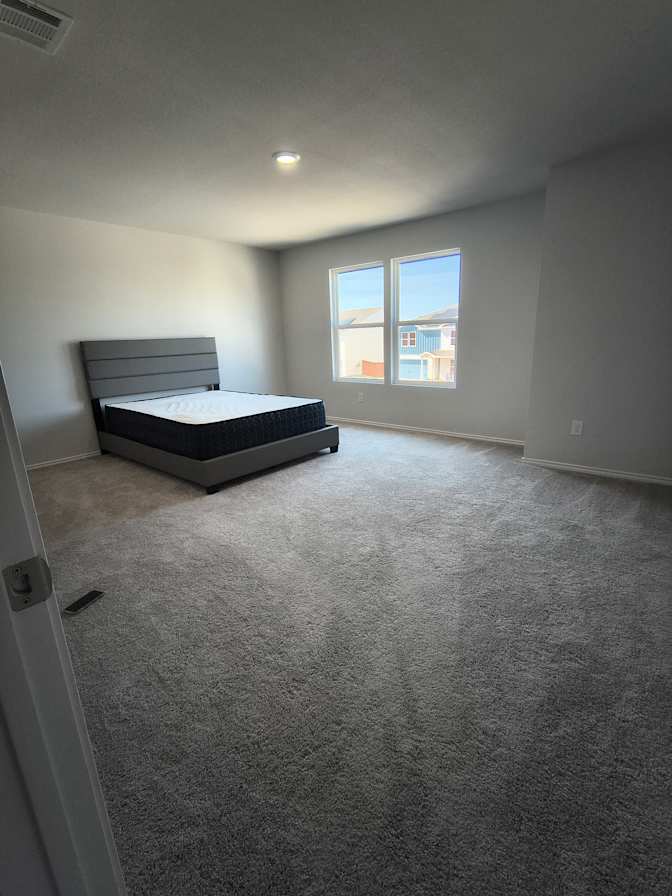Janeth Cota Robles's room