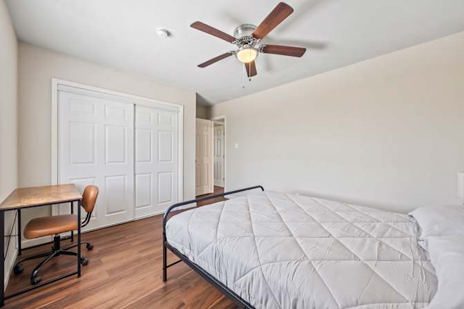 Gal's room