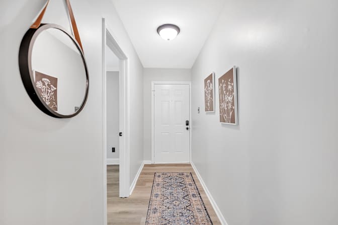 lifedoorrentals's room