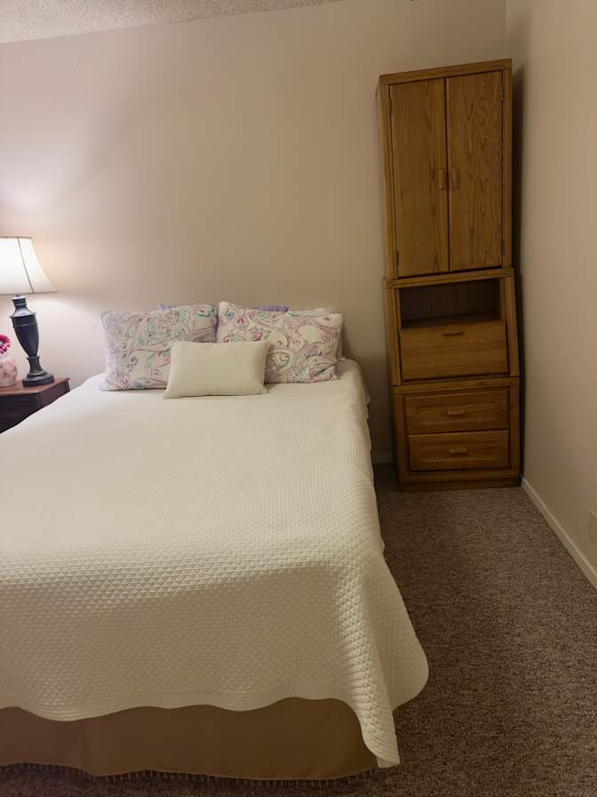 Liz's room