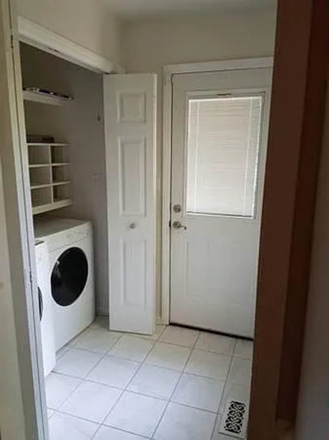 Alcove Rooms's room