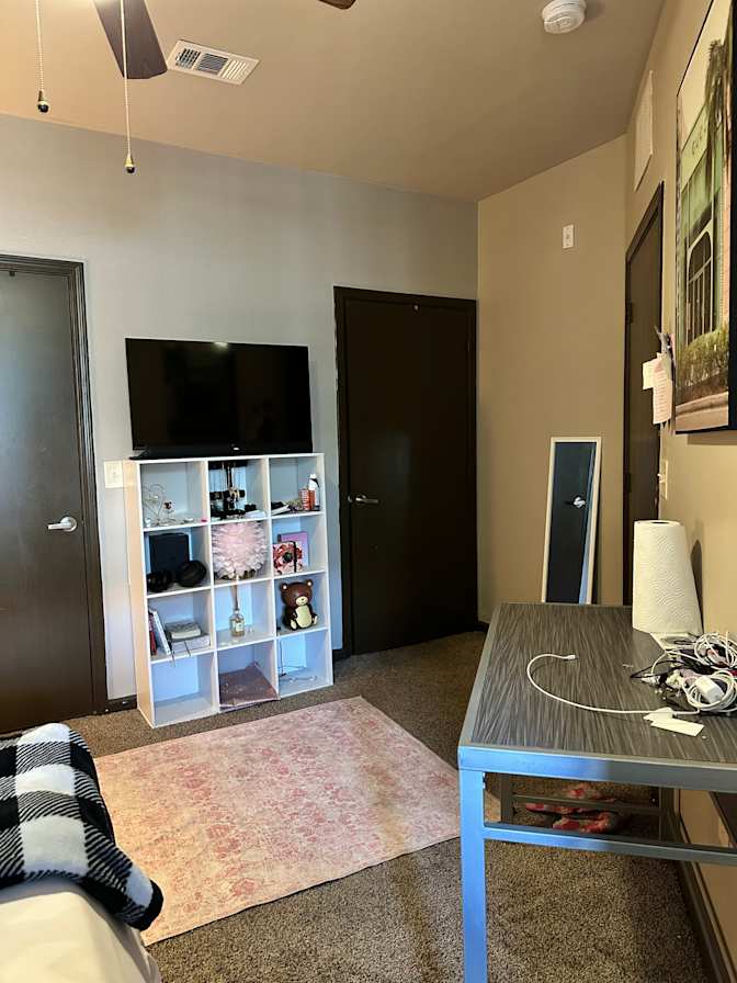 Aaliyah Olvera's room