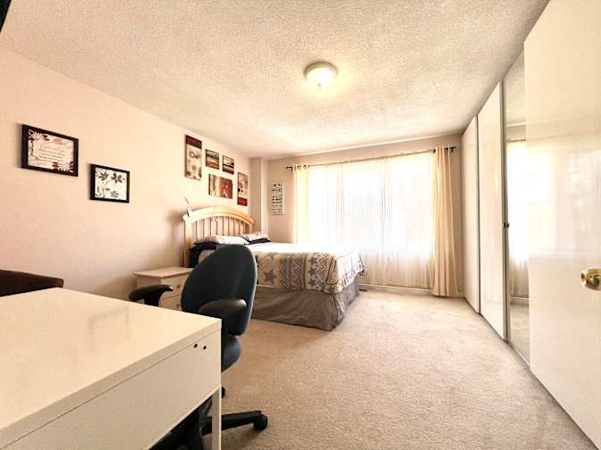 Mark Kay's room