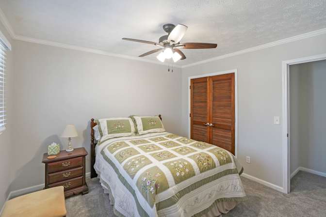 Alcove Rooms's room