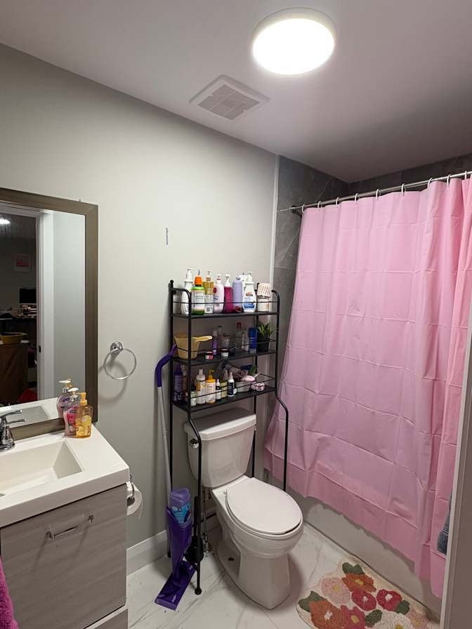 Ola's room