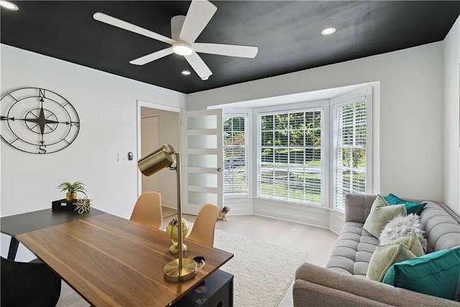 Alcove Rooms's room