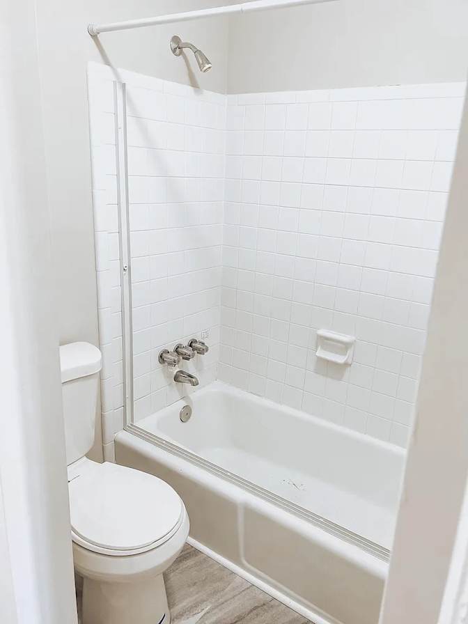 Alcove Rooms's room