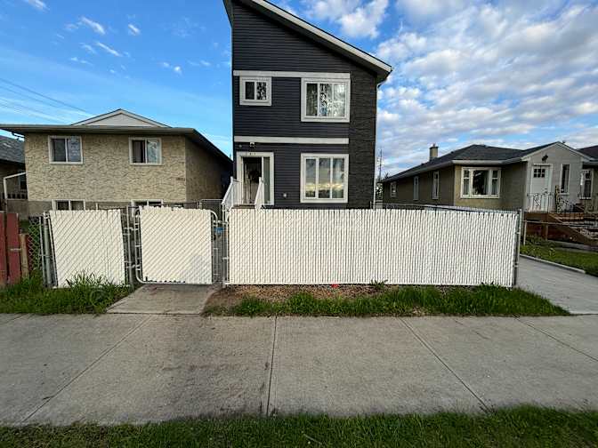 Harish Kumaravel's room