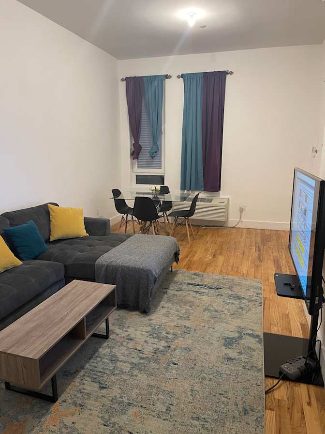 BROOKLYN APARTMENT SHARE LONG OR SHORT TERM's room