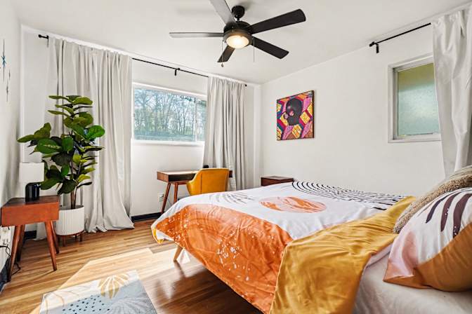 Deryl's room
