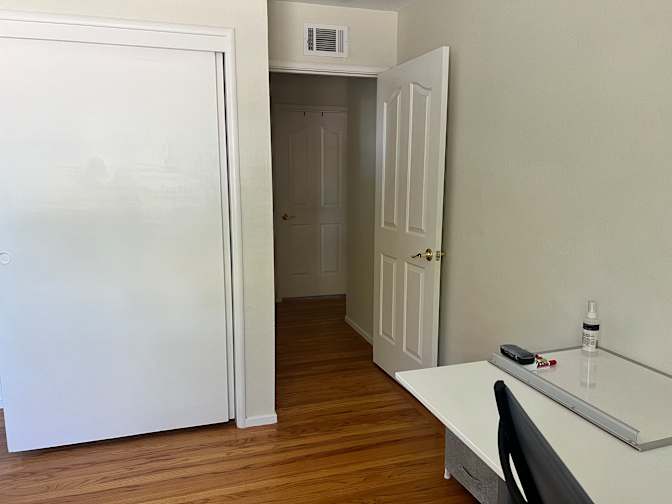 Dee's room