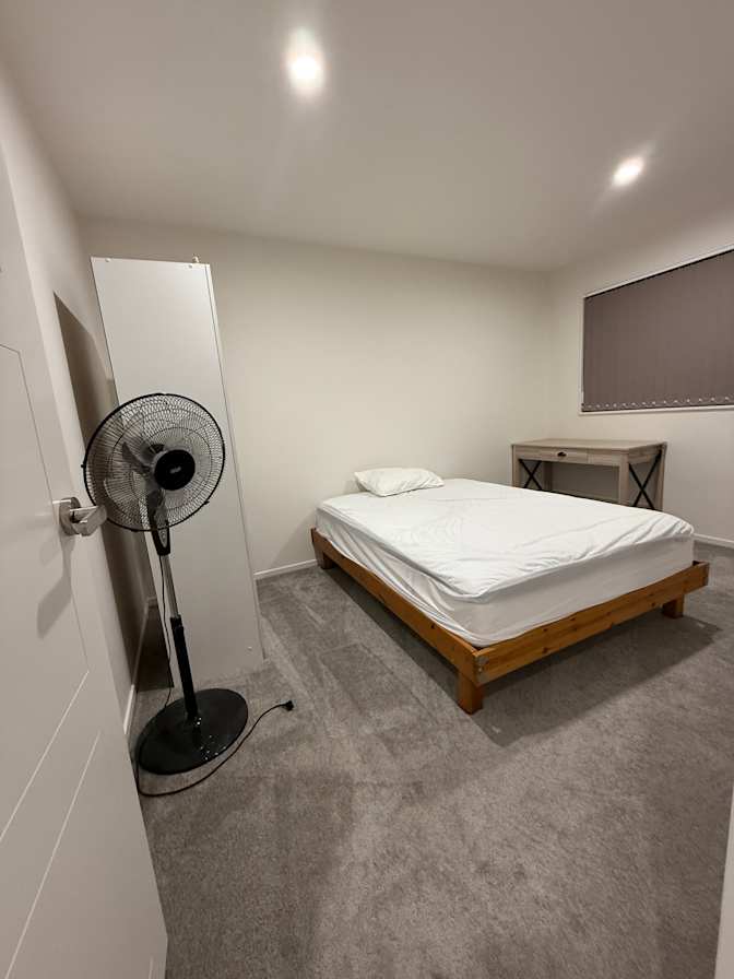 Dee's room