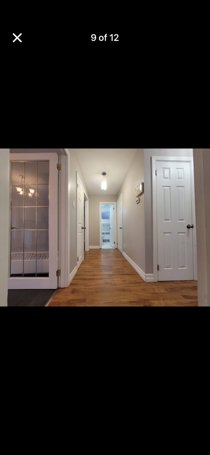 Moe's room